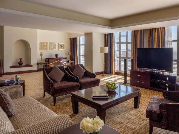 Anwar Al Madinah Movenpick Hotel image 2